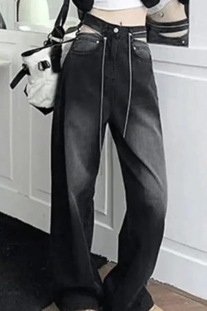 Style Core Aesthetics, New Style Trends - Jean boyfriend noir délavé à découpes