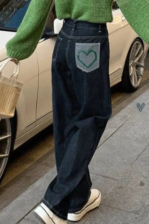 Style Core Aesthetics, New Style Trends - Jean boyfriend à patch au dos