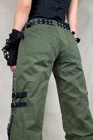 Style Core Aesthetics, New Style Trends - Jean cargo à fermeture éclair et décor métallique