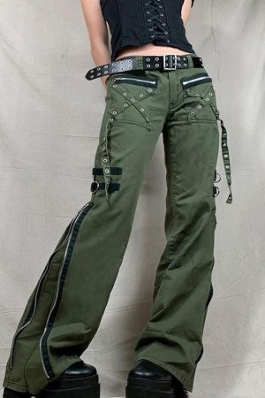 Style Core Aesthetics, New Style Trends - Jean cargo à fermeture éclair et décor métallique