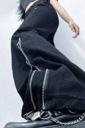 Style Core Aesthetics, New Style Trends - Jean cargo évasé à la cheville noir à fermeture éclair