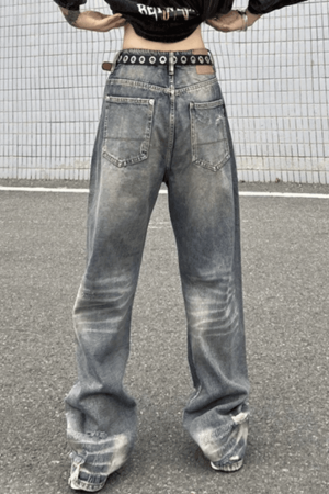 Style Core Aesthetics, New Style Trends - Jean déchiré coupe boyfriend délavé et effiloché