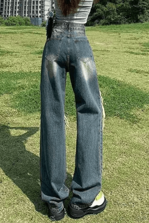 Style Core Aesthetics, New Style Trends - Jean droit délavé déchiré aux genoux