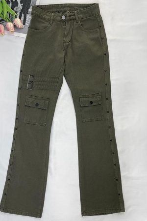 Style Core Aesthetics, New Style Trends - Jean évasé délavé à décor métallique