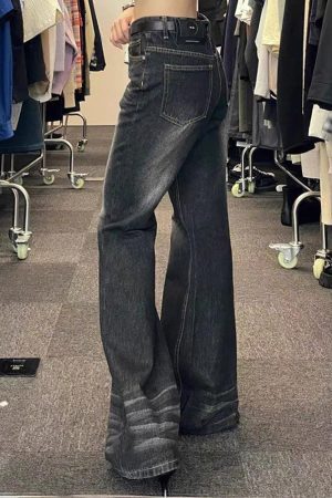 Style Core Aesthetics, New Style Trends - Jean évasé taille basse délavé