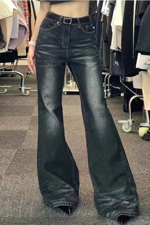 Style Core Aesthetics, New Style Trends - Jean évasé taille basse délavé