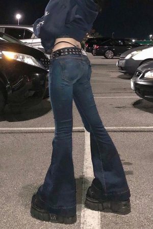 Style Core Aesthetics, New Style Trends - Jean évasé taille basse délavé