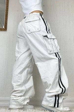 Style Core Aesthetics, New Style Trends - Jogger baggy blanc à rayures latérales