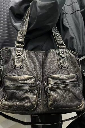 Style Core Aesthetics, New Style Trends - Kessia | Sac Y2K moto vintage multi-poches en simili cuir