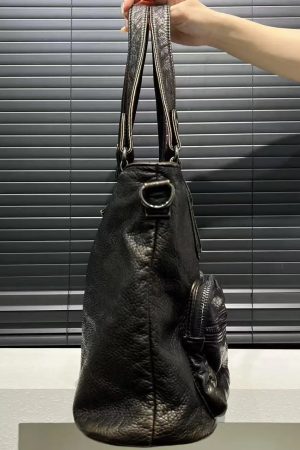 Style Core Aesthetics, New Style Trends - Kessia | Sac Y2K moto vintage multi-poches en simili cuir