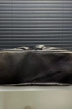 Style Core Aesthetics, New Style Trends - Kessia | Sac Y2K moto vintage multi-poches en simili cuir