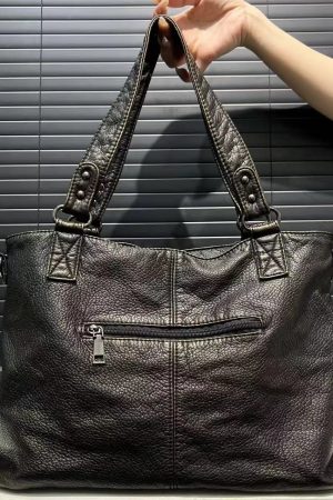 Style Core Aesthetics, New Style Trends - Kessia | Sac Y2K moto vintage multi-poches en simili cuir