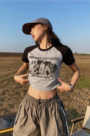 Style Core Aesthetics, New Style Trends - Kitty Print Crop Tee