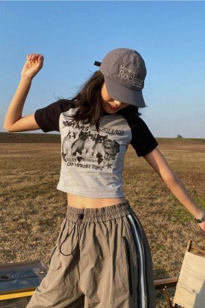 Style Core Aesthetics, New Style Trends - Kitty Print Crop Tee