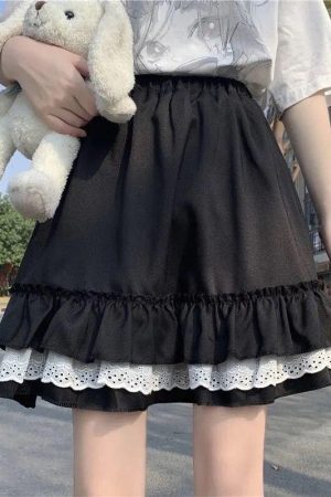 Style Core Aesthetics, New Style Trends - Lace Detailed Ruffle Mini Skirt