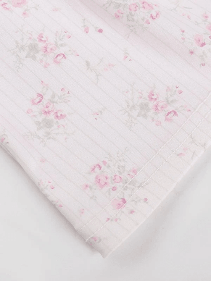 Style Core Aesthetics, New Style Trends - Lace Paneled Floral Cropped Tank Top Style Core Aesthetics, New Style Trends - Lace Paneled Floral Cropped Tank Top