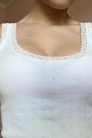 Style Core Aesthetics, New Style Trends - Lace Trim White Cropped Tank Top