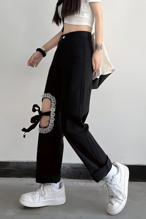 Style Core Aesthetics, New Style Trends - Lace Up Knee Washed Jeans