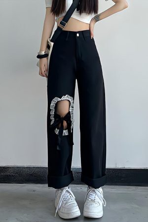 Style Core Aesthetics, New Style Trends - Lace Up Knee Washed Jeans