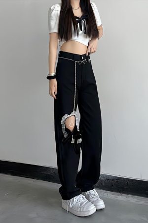 Style Core Aesthetics, New Style Trends - Lace Up Knee Washed Jeans