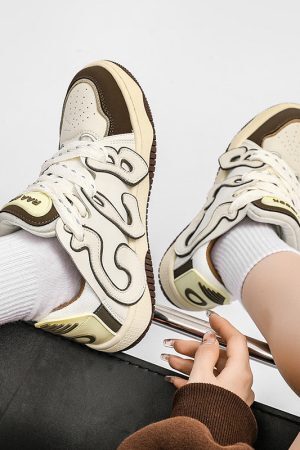 Style Core Aesthetics, New Style Trends - 'Laced' Shoes