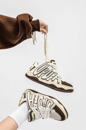 Style Core Aesthetics, New Style Trends - 'Laced' Shoes