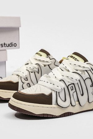 Style Core Aesthetics, New Style Trends - 'Laced' Shoes