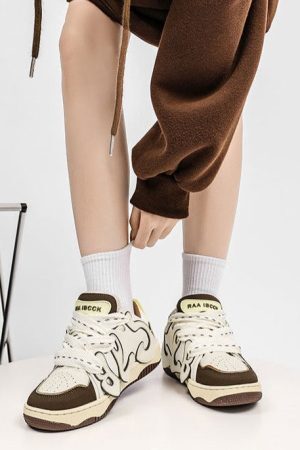 Style Core Aesthetics, New Style Trends - 'Laced' Shoes