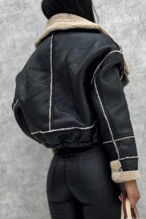 Style Core Aesthetics, New Style Trends - Lambswool Short Zip Up Jacket