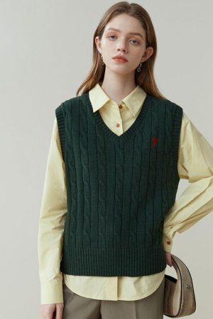 Style Core Aesthetics, New Style Trends - Light Academia Sweater Vest