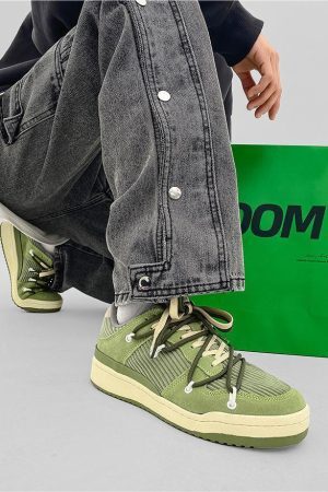 Style Core Aesthetics, New Style Trends - 'Lined' Shoes