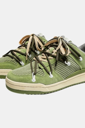 Style Core Aesthetics, New Style Trends - 'Lined' Shoes