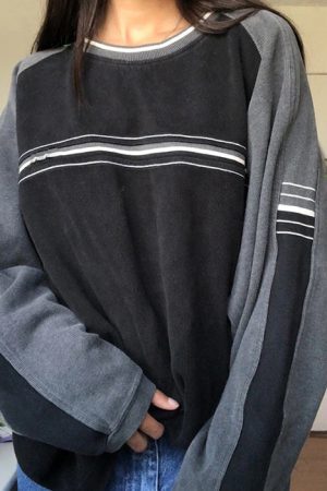 Style Core Aesthetics, New Style Trends - Meet Me On Campus Sweatshirt