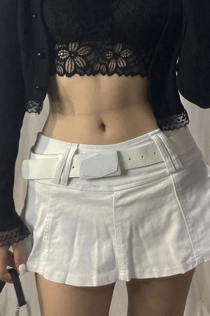 Style Core Aesthetics, New Style Trends - Mini jupe patineuse en jean