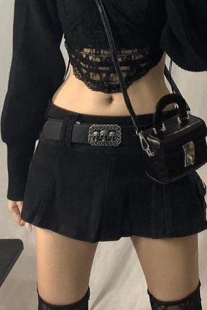 Style Core Aesthetics, New Style Trends - Mini jupe patineuse en jean