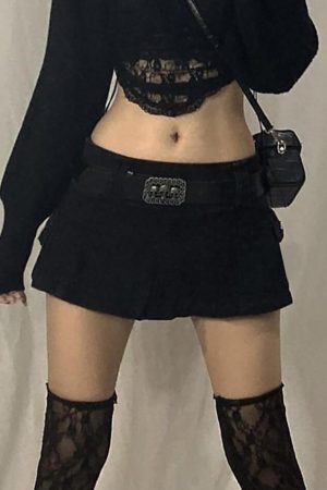 Style Core Aesthetics, New Style Trends - Mini jupe patineuse en jean