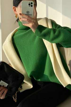 Style Core Aesthetics, New Style Trends - Minimalist Aesthetic Autumn Sweater