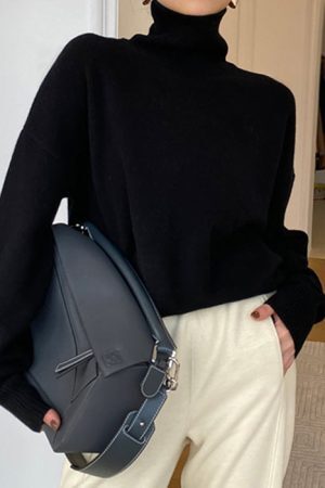 Style Core Aesthetics, New Style Trends - Minimalist Aesthetic Autumn Sweater