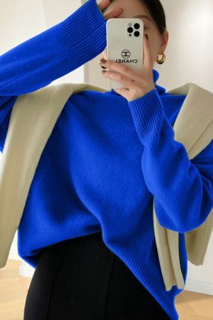 Style Core Aesthetics, New Style Trends - Minimalist Aesthetic Autumn Sweater