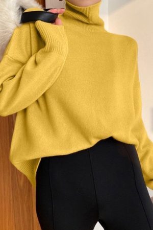 Style Core Aesthetics, New Style Trends - Minimalist Aesthetic Autumn Sweater