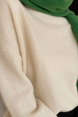 Style Core Aesthetics, New Style Trends - Minimalist Aesthetic Autumn Sweater