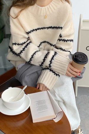 Style Core Aesthetics, New Style Trends - Minimalist Aesthetic Striped Sweater