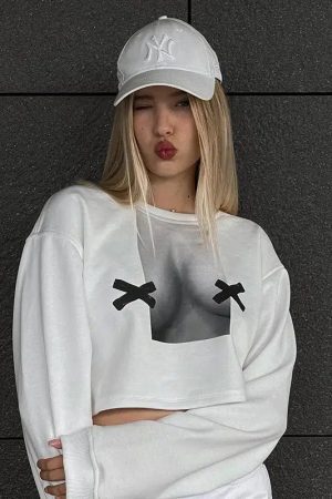 Style Core Aesthetics, New Style Trends - No Nipples Crop Sweatshirt