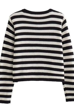 Style Core Aesthetics, New Style Trends - Old Money Striped Cardigan