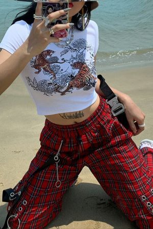 Style Core Aesthetics, New Style Trends - Pantalon Cargo Motif Carreaux Rouge Punk