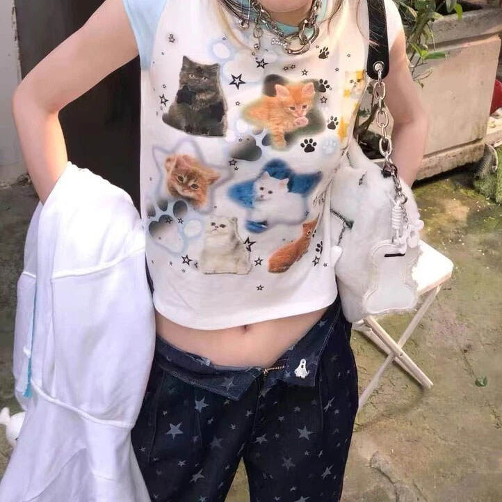 Style Core Aesthetics, New Style Trends - Paws Crop Top