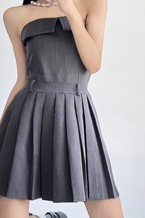Style Core Aesthetics, New Style Trends - Pleated Mini Dress in Grey