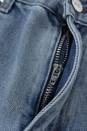 Style Core Aesthetics, New Style Trends - 'Rips' Jeans