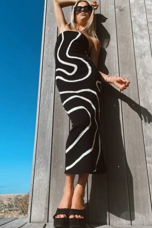 Style Core Aesthetics, New Style Trends - Robe bandeau moulante 'Assiah'