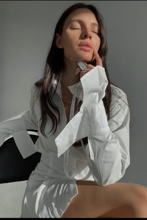 Style Core Aesthetics, New Style Trends - Robe chemise uni oversize 'Lewis'